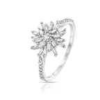 טבעת כסף אלגנטית עם עיצוב של התפוצצות כוכבית הכוללת מספר אבני חן.