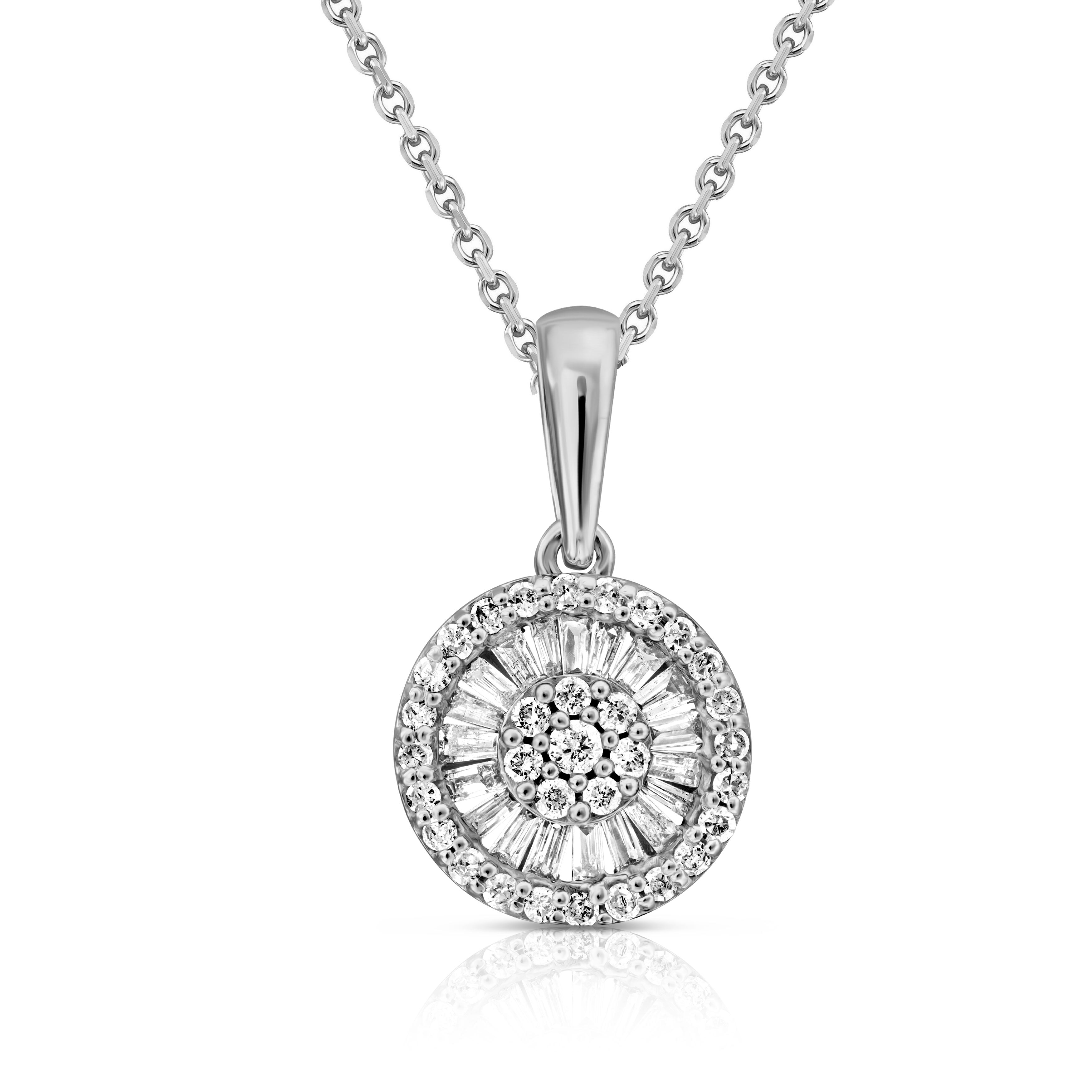 תליון כסף עם עיצוב פרחוני ורבים אבנים מנצנצות