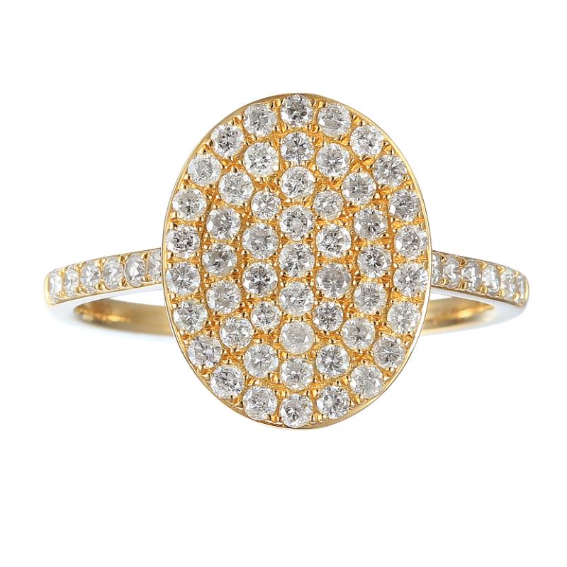 טבעת זהב עם עיצוב אליפטי משובץ ביהלומים.